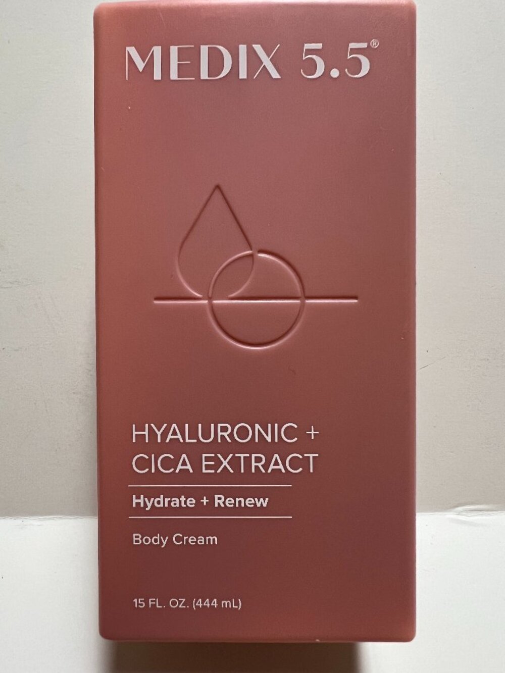 Medix 5.5 Hyaluronic + Cica Extract Hydrate + Renew Body Cream 15oz NEW 444ml